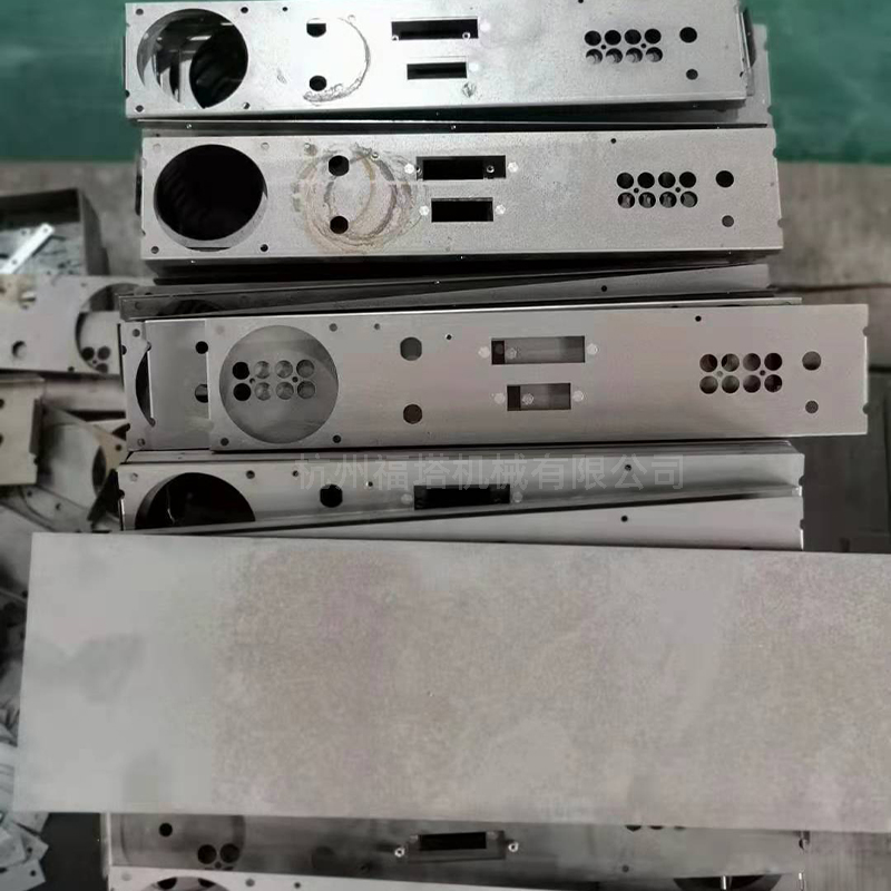 <b>专业钣金加工</b>